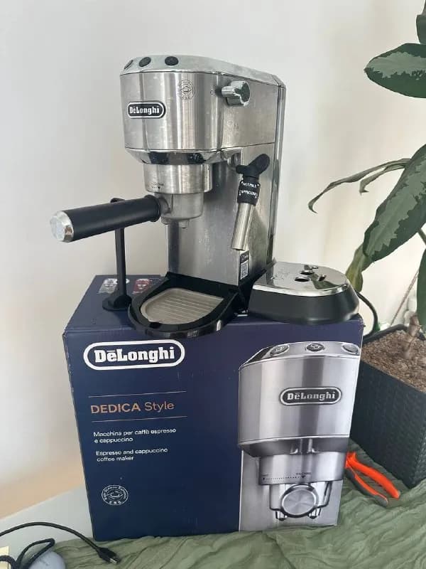 DeLonghi Dedica Style — рожковая кофеварка в отличном состоянии! — Батуми — 380 ₾