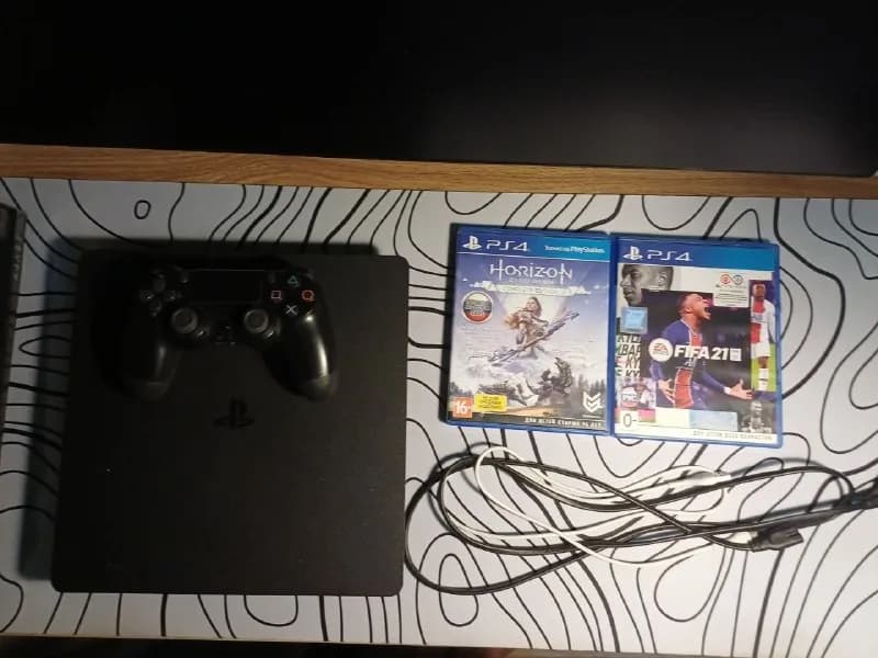 PS4 Slim (CUH-2216A) + 2 игры — Батуми — 450 ₾