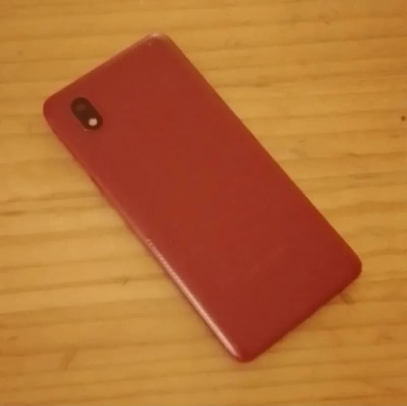 Samsung A01 Core красный — 100₾ — Тбилиси — 100 ₾