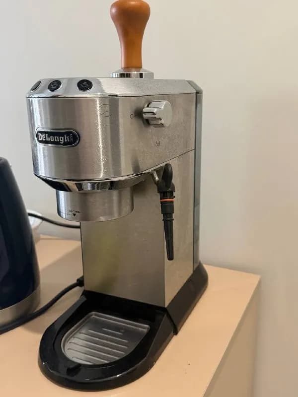 DeLonghi EC 685 + кофемолка (комплект) все вместе за 300 лари ❗️ — Батуми — 300 ₾