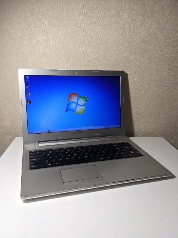 1)Lenovo Z50-70, состояние нормальное, есть потёртости. Батарея держит часа 3-4 — Тбилиси — 300 ₾