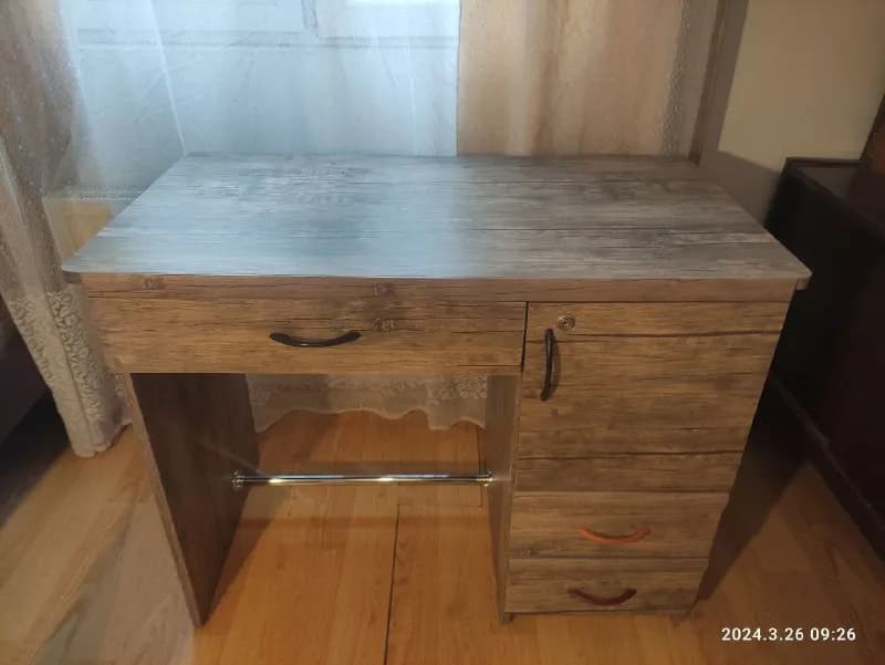 Рабочий стол для школьника — Тбилиси — 120 ₾