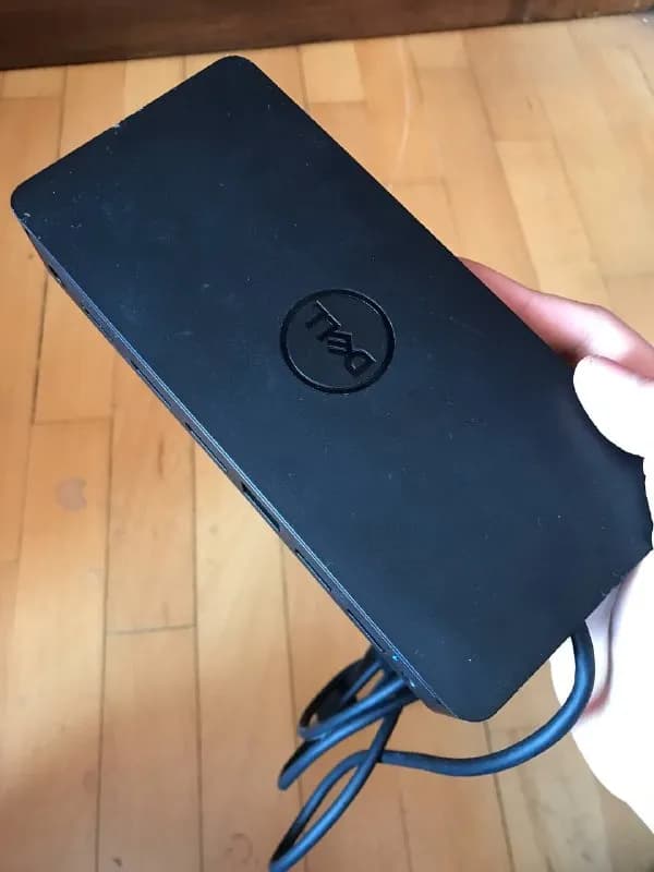 Dell doc станция — Тбилиси — 200 ₾