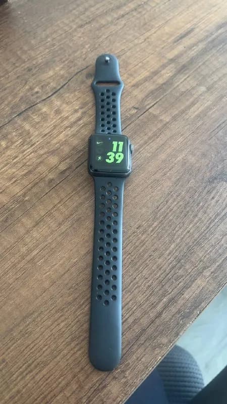 Apple Watch Series 4 Nike+ 40 мм — Тбилиси — 200 ₾