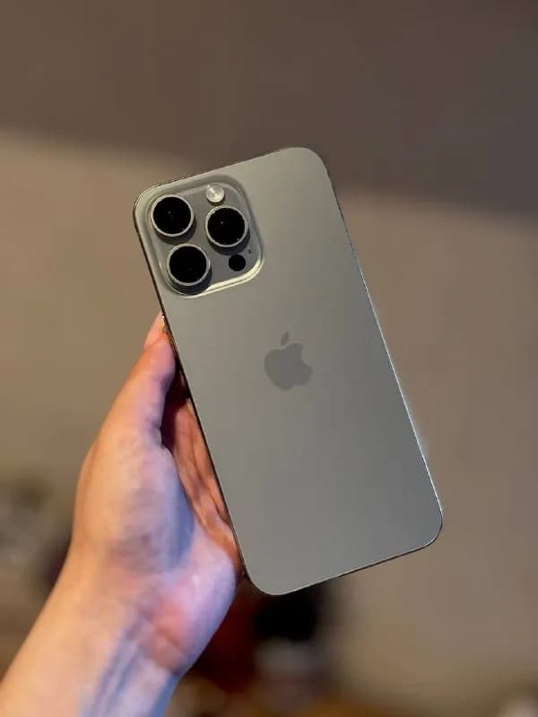 iPhone 15 Pro Max 🩶 — 1800 лари — Батуми — 620 ₾