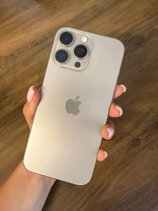 iPhone 16 Pro Max, 256 GB, в идеальном состоянии. — Батуми — 2 550 ₾