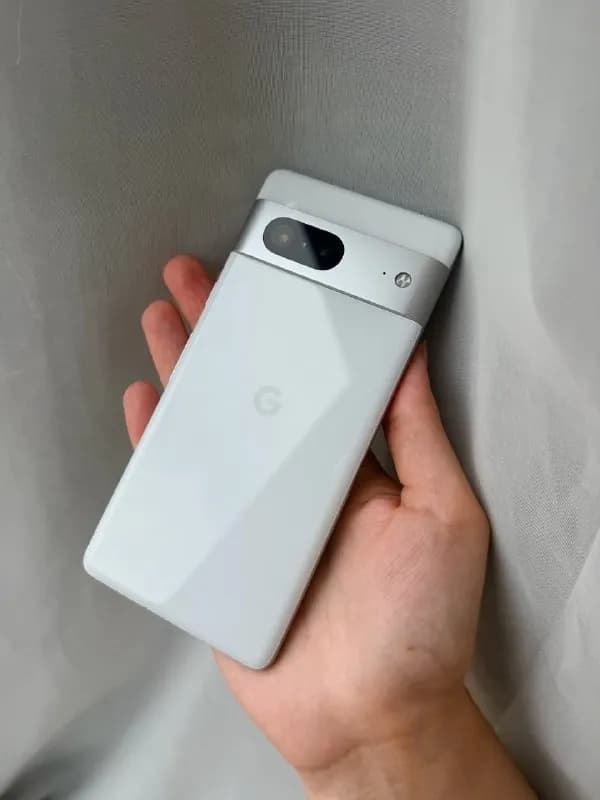 Google Pixel 7 8/128gb + в подарок отдам новый чистый чехол, могу отдать старый, защитное стекло, к — Тбилиси — 750 ₾