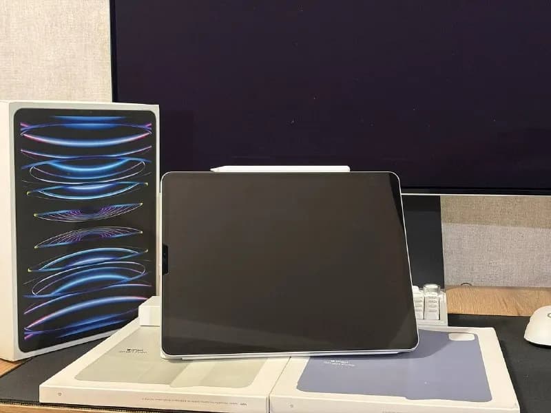 iPad Pro 12.9 M2 128gb + Apple Pencil 2 + Чехлы. — Батуми — 1 900 ₾