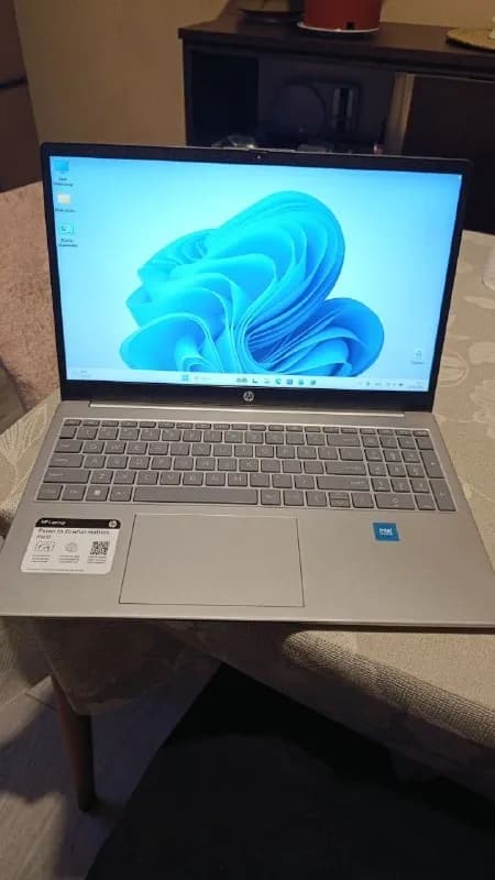 HP 2025 года, в современном серебристом корпусе. — Батуми — 800 ₾