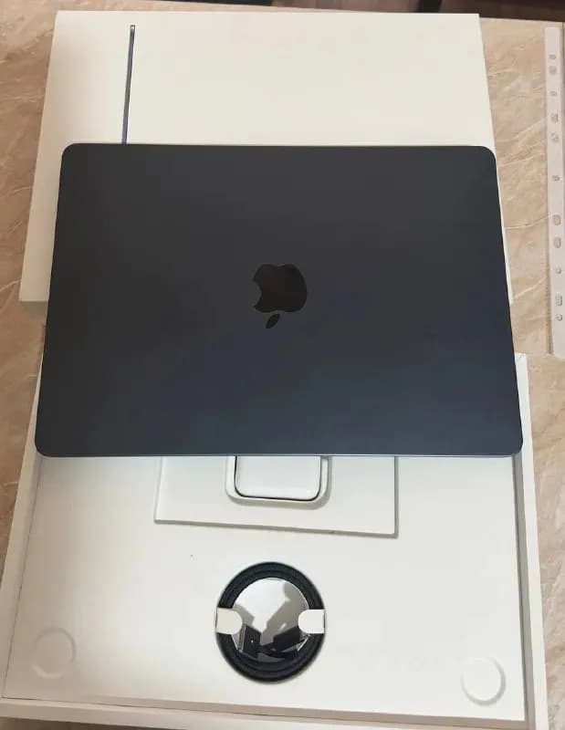 MacBook Air 2025 M4 2020, серый, 13 дюймов, 16 ГБ оперативной памяти, 256 ГБ SSD, — Тбилиси — 2 550 ₾