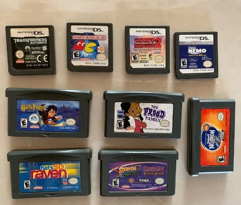 Nintendo game boy & Nintendo DS картриджи по 15 лари. Территориально Глдани или любое метро — Тбилиси — 15 ₾
