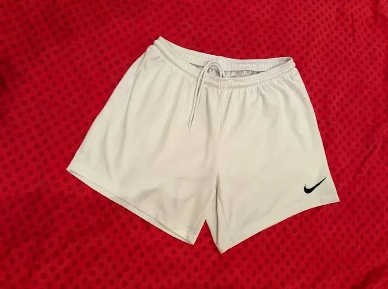 Nike размер M 5 лари, платье оранжевое S 5 лари, платье с цветами S 5 лари, шорты хлопковые полосаты — Тбилиси — 5 ₾