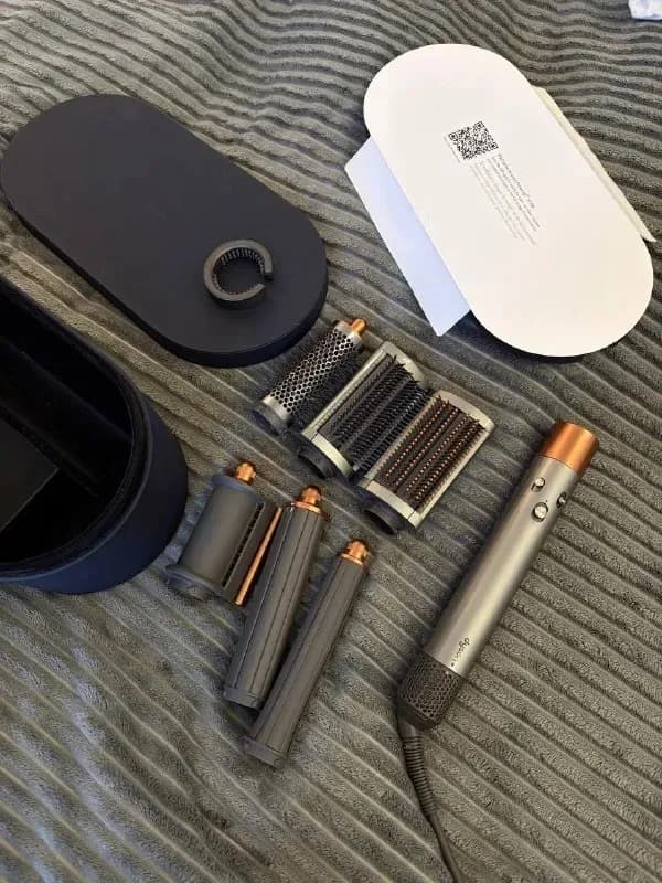 Dyson Airwrap (из америки, поэтому ему нужен специальный переходник) использовался пару раз. — 500 л — Тбилиси — 500 ₾