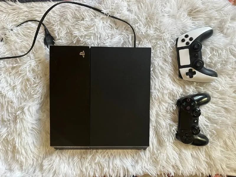 PS4 в отличном состоянии. — Тбилиси — 450 ₾