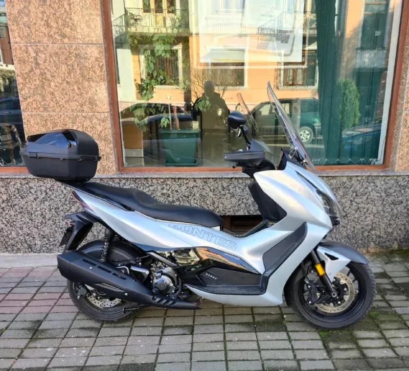 Zontes 350D 350-кубовый макси-скутер, мощность 37 л. с., отличная управляемость и премиальное оснаще — Батуми — 4 000 $
