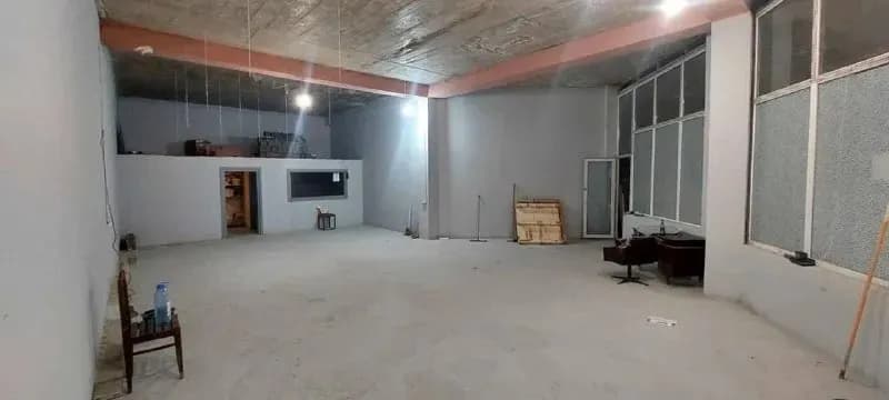 103. Площадь помещения 103 квадратных метра, потолки 5 метров. Также имеется санузел, отдельный офис — Тбилиси — 100 000 ₾