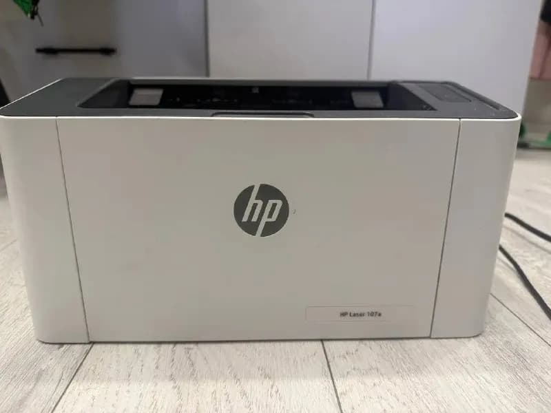 HP Laser 107a. Состояние отличное, год выпуска 2023. Картридж заправлен полностью, печатает чисто. В — Батуми — 250 ₾