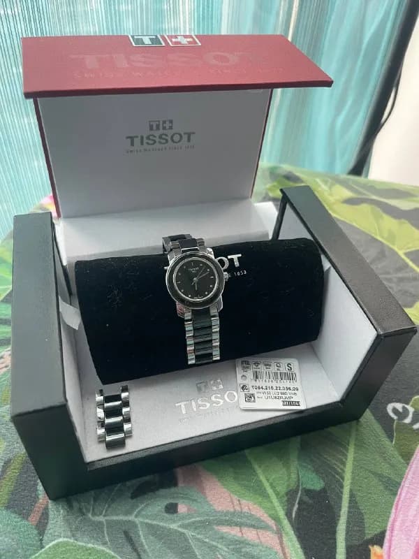 Tissot женские, оригинал, 28 мм, браслет нержавеющая сталь и черная керамика, на циферблате 8 бриллиант — Батуми — 330 ₾