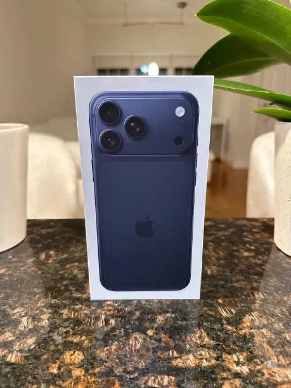 iPhone 17 Pro Max 256 ГБ, американская ESIM. Нераскрытая коробка, запечатанная в герметичной упаковк — Тбилиси — 3 800 ₾
