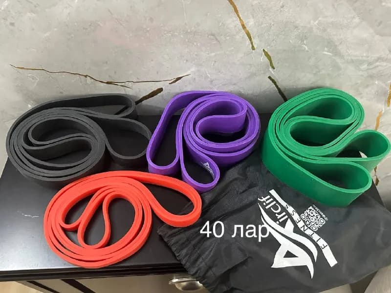 40л, коврик для йоги 12л, дорожные подушки 6 л, молния светодиодная 10 л, светильник 10л, книги 4 л — Батуми