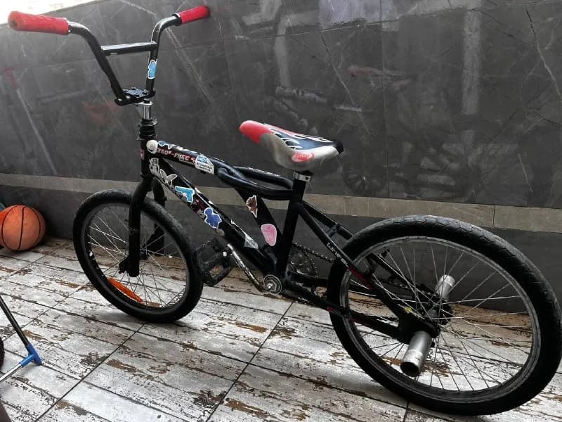 Bmx, в нормальном состояние, ничего не ломалось только проблемы с сидушкой, цепь не слетает, каталис — Батуми — 330 ₾