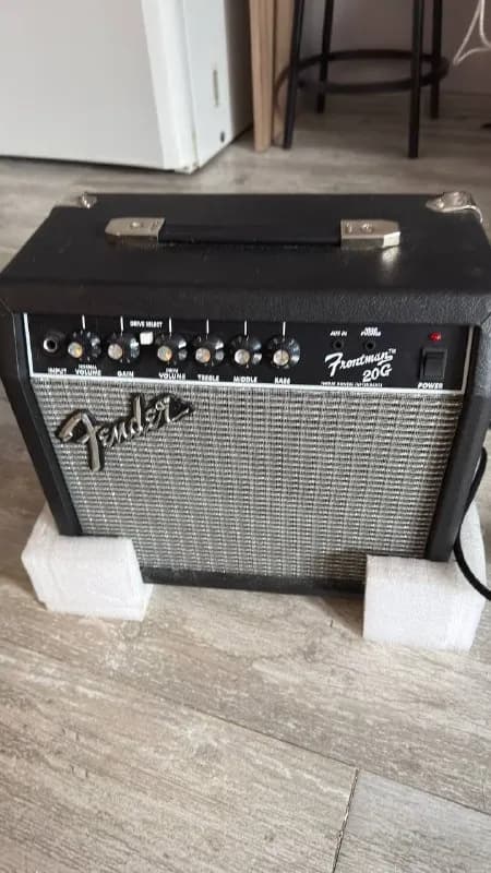 Fender Frontman 20G — Батуми — 140 ₾