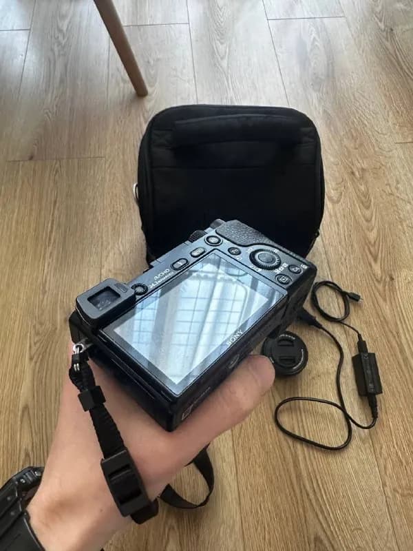 Sony a6000 в хорошем состоянии, пробег затвора 10453 кадров. Камера без повреждений, царапин. Не пад — Батуми — 1 800 ₾