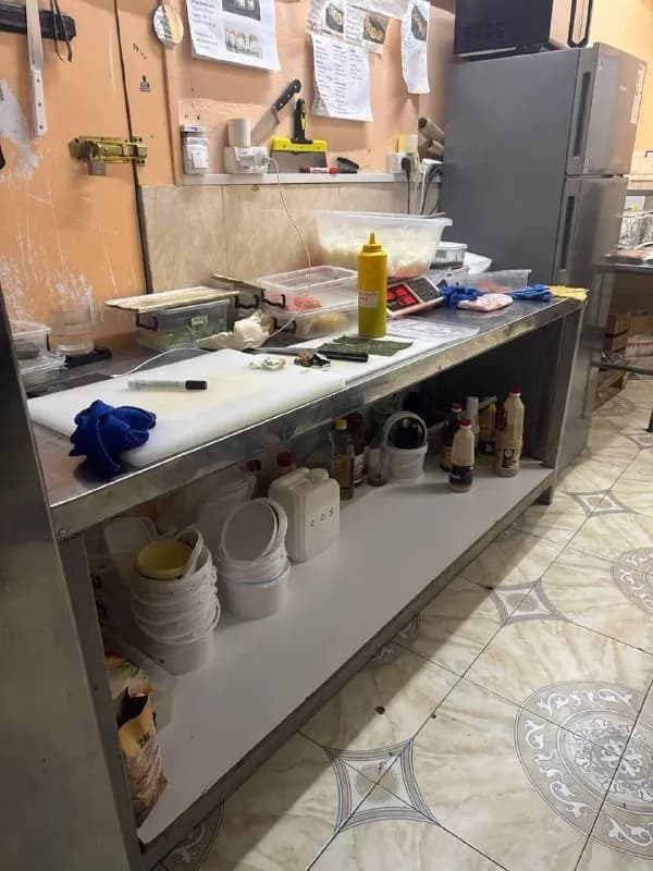 Профессиональный кухонный стол из стали — Батуми — 550 ₾