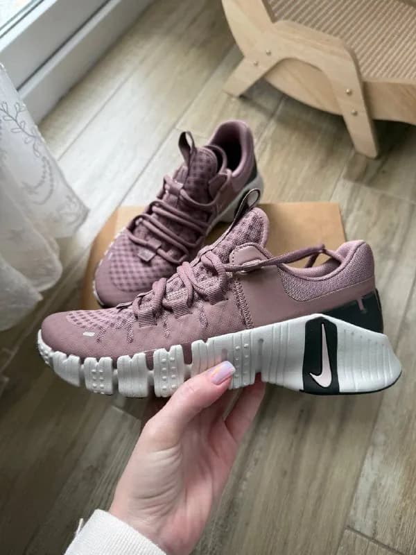 Nike Metcon 5. Заказывала из Америки, на наш 37 размер (24 см стелька). Отлично подойдут для трениро — Батуми — 240 ₾