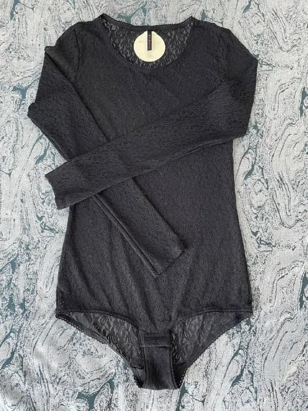 Боди Atlantic и брюки Stradivarius — Батуми — 20 ₾